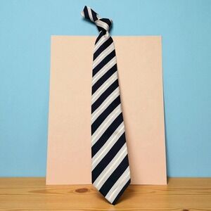 Donald J Trump Signature Collection Navy Blue Stripe 100% Silk‎ Tie